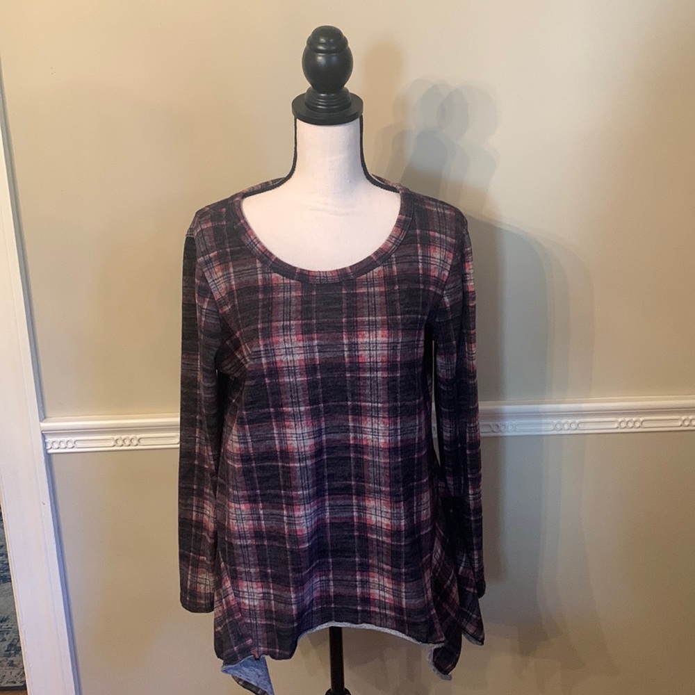 Closetrix Plaid Sweater. Size L.